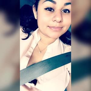 Meet your Posher, Corina